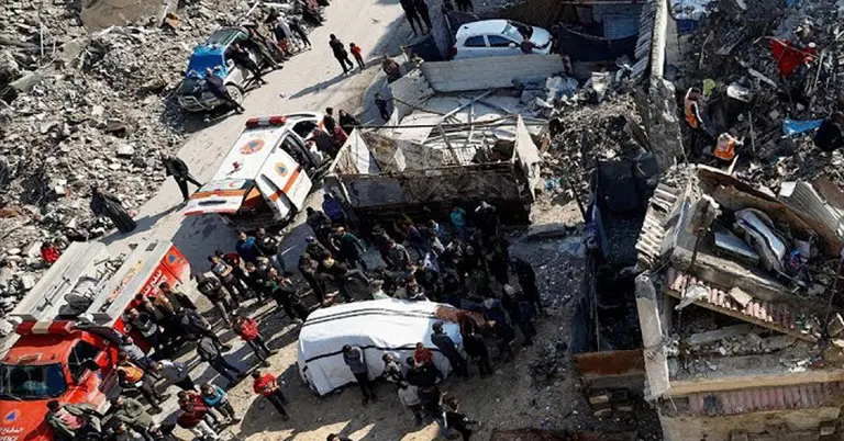 ইসরাইলের হামলায় ক্ষতিগ্রস্ত ইরানের একটি অঞ্চল